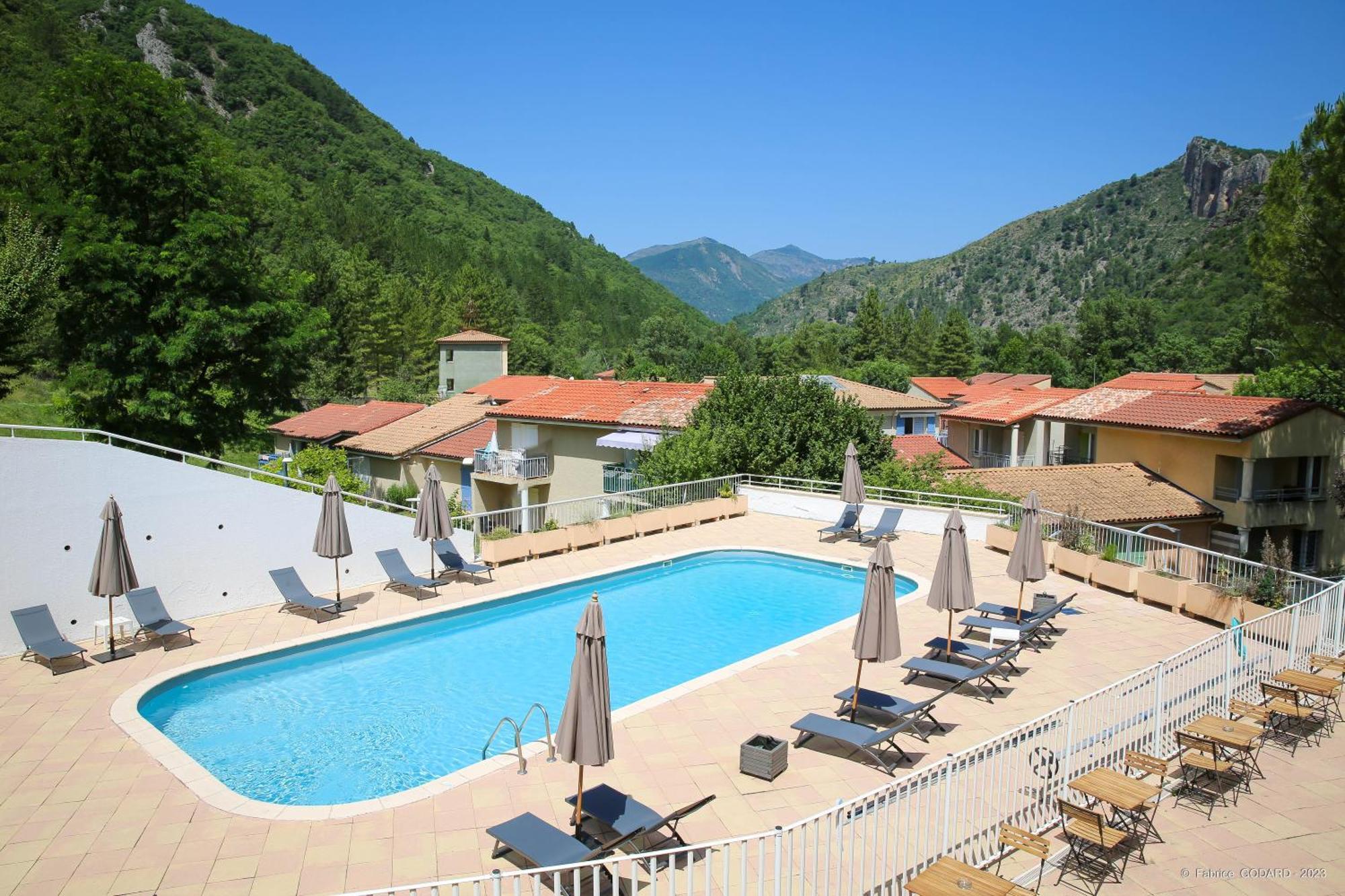Hotel Le Refuge Des Sources Дінь-ле-Бен Екстер'єр фото